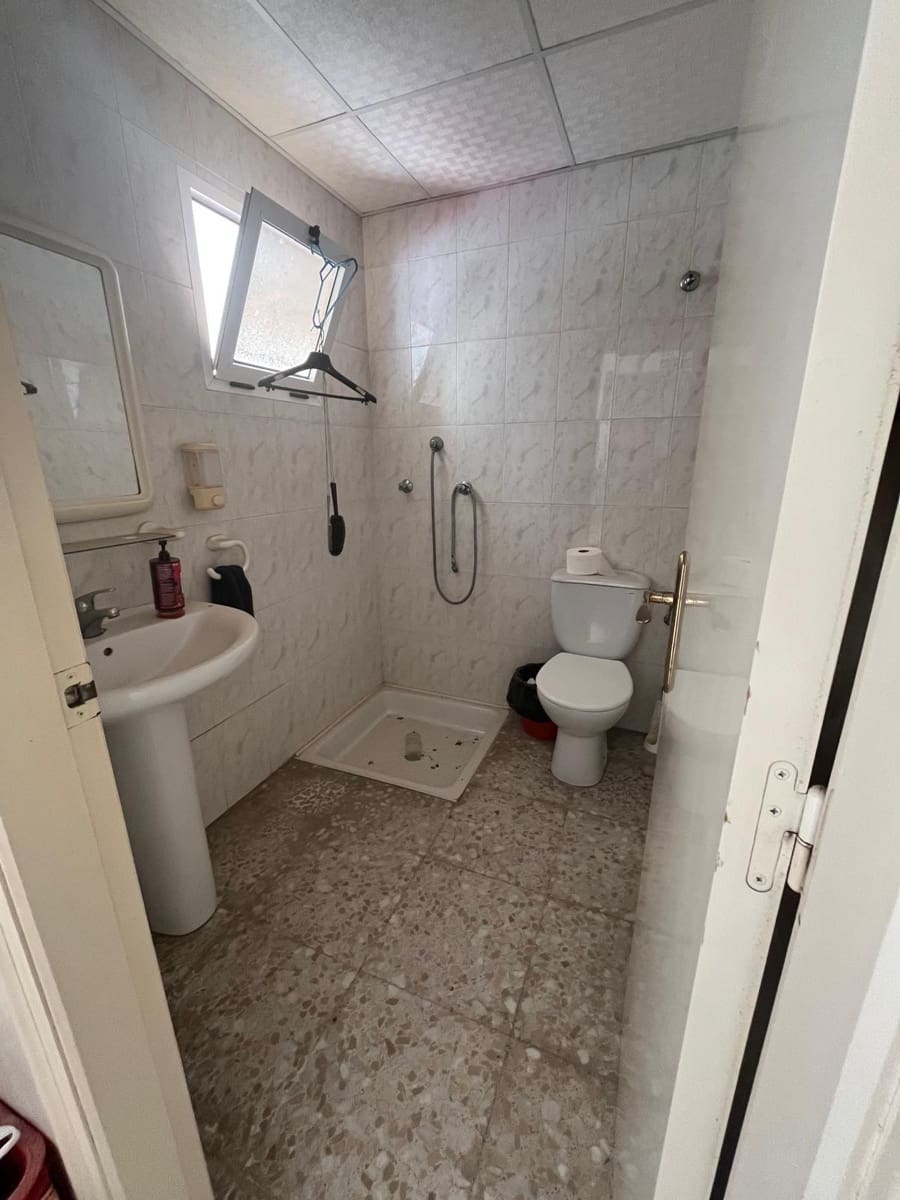 Commercial for sale in Elche / Elx - € 189,900 (Ref: 9021809)