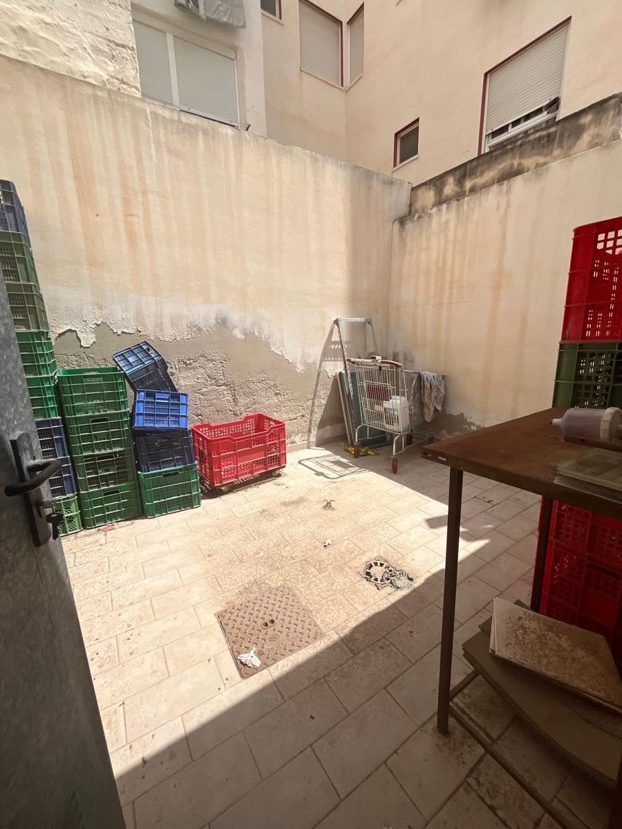 Commercial for sale in Elche / Elx - € 189,900 (Ref: 9021809)