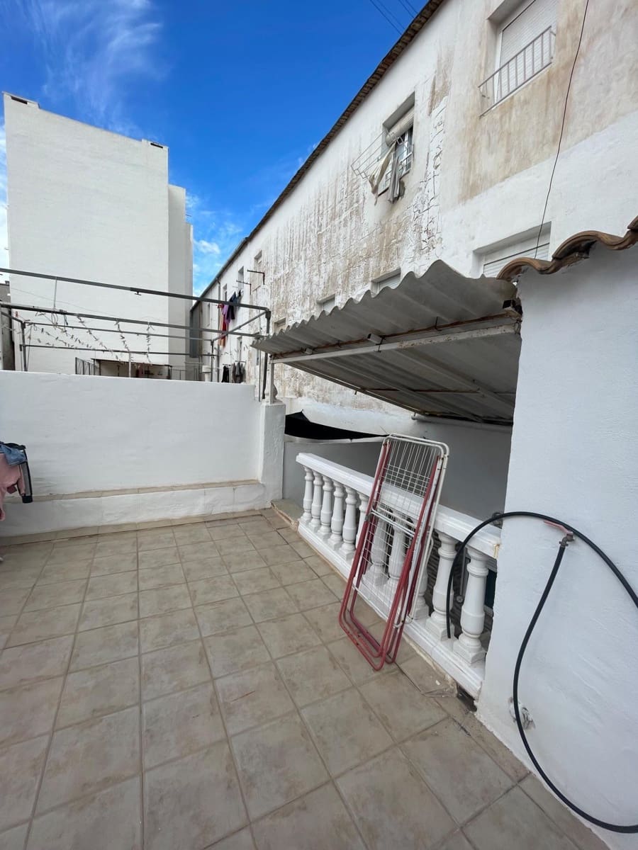 3 bedroom Apartment for sale in Elche / Elx - € 137,000 (Ref: 9021825)