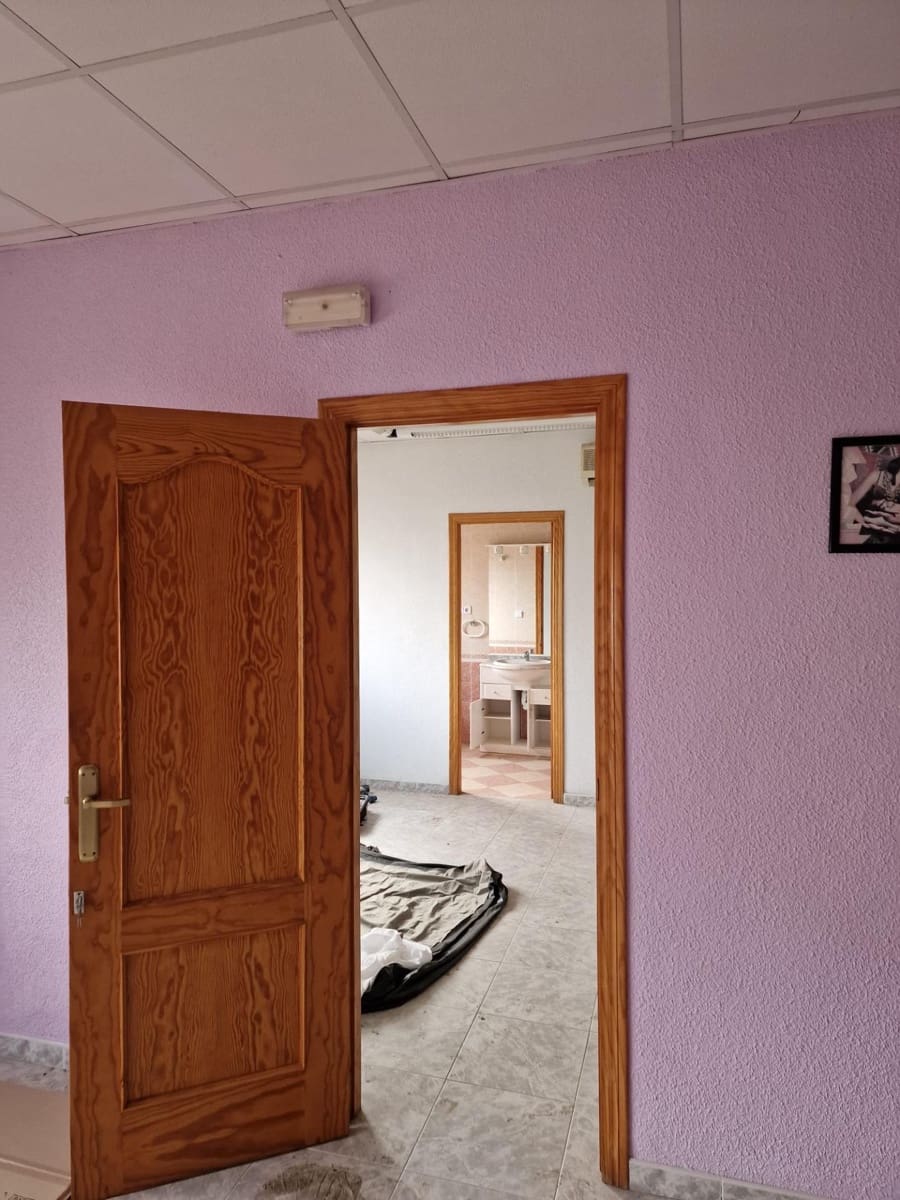 Virksomhed til salg i Aspe med garage - € 560.000 (Ref: 9021832)