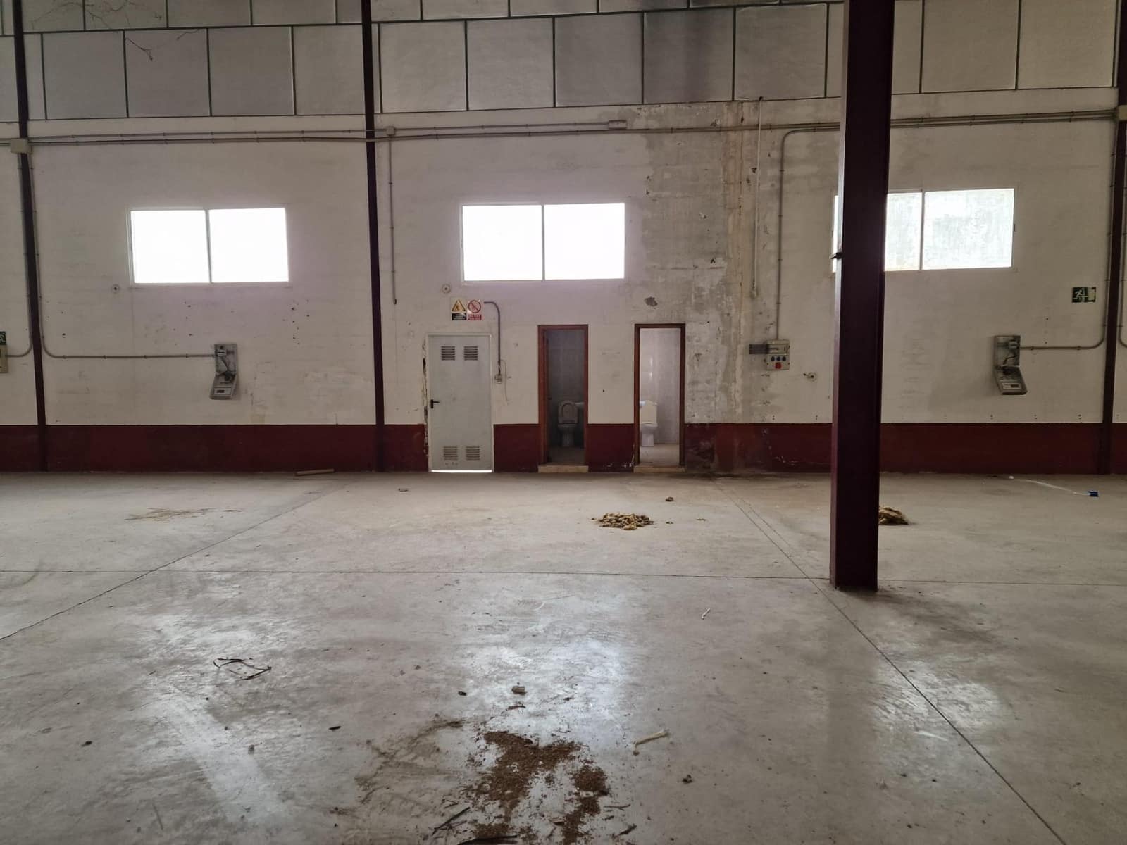 Virksomhed til salg i Aspe med garage - € 560.000 (Ref: 9021832)