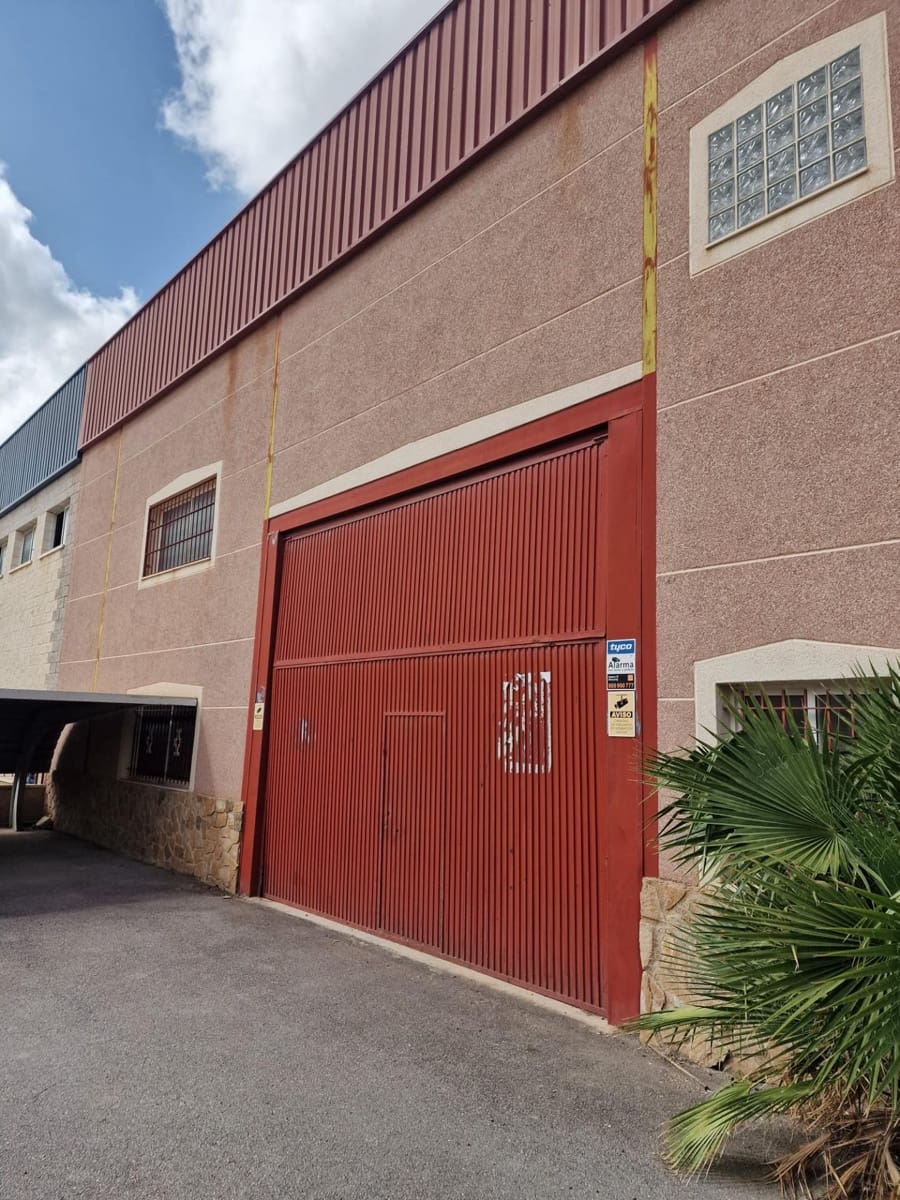 Virksomhed til salg i Aspe med garage - € 560.000 (Ref: 9021832)