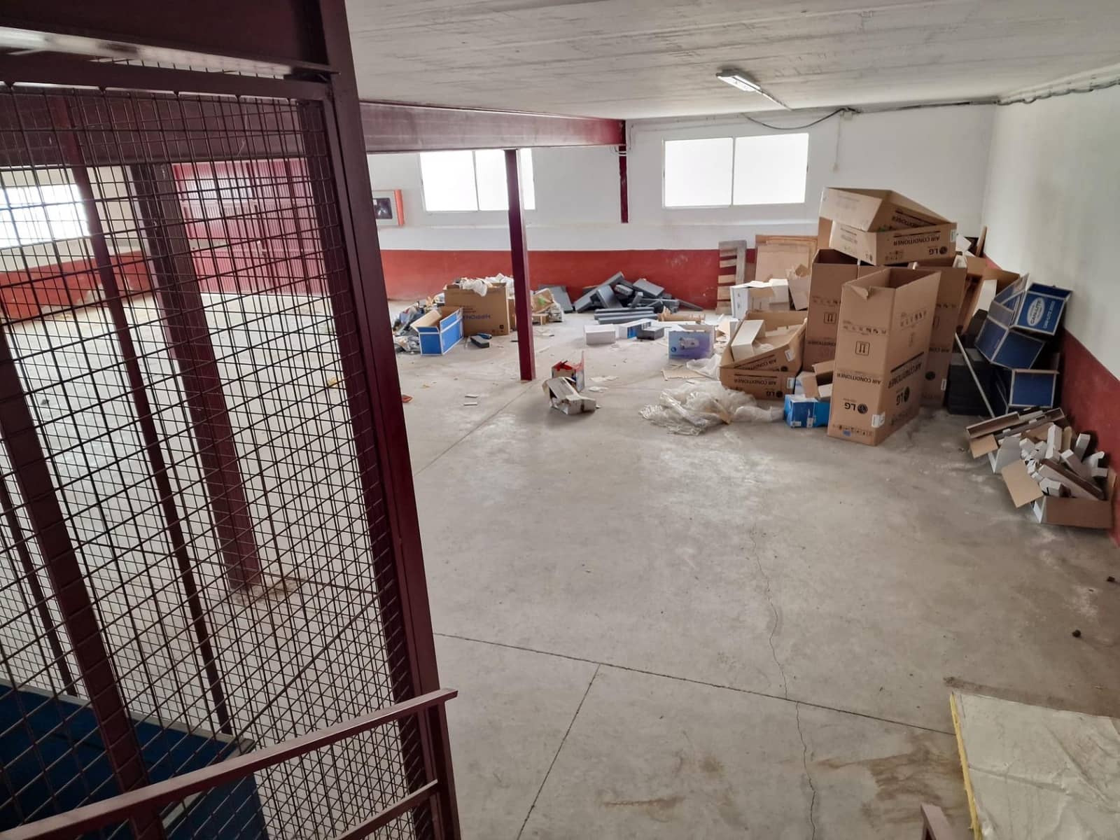 Virksomhed til salg i Aspe med garage - € 560.000 (Ref: 9021832)