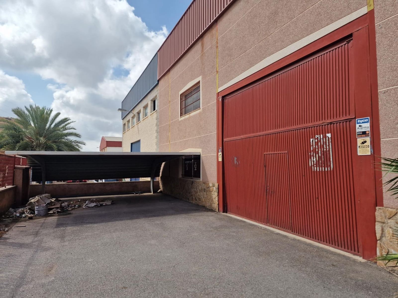 Virksomhed til salg i Aspe med garage - € 560.000 (Ref: 9021832)