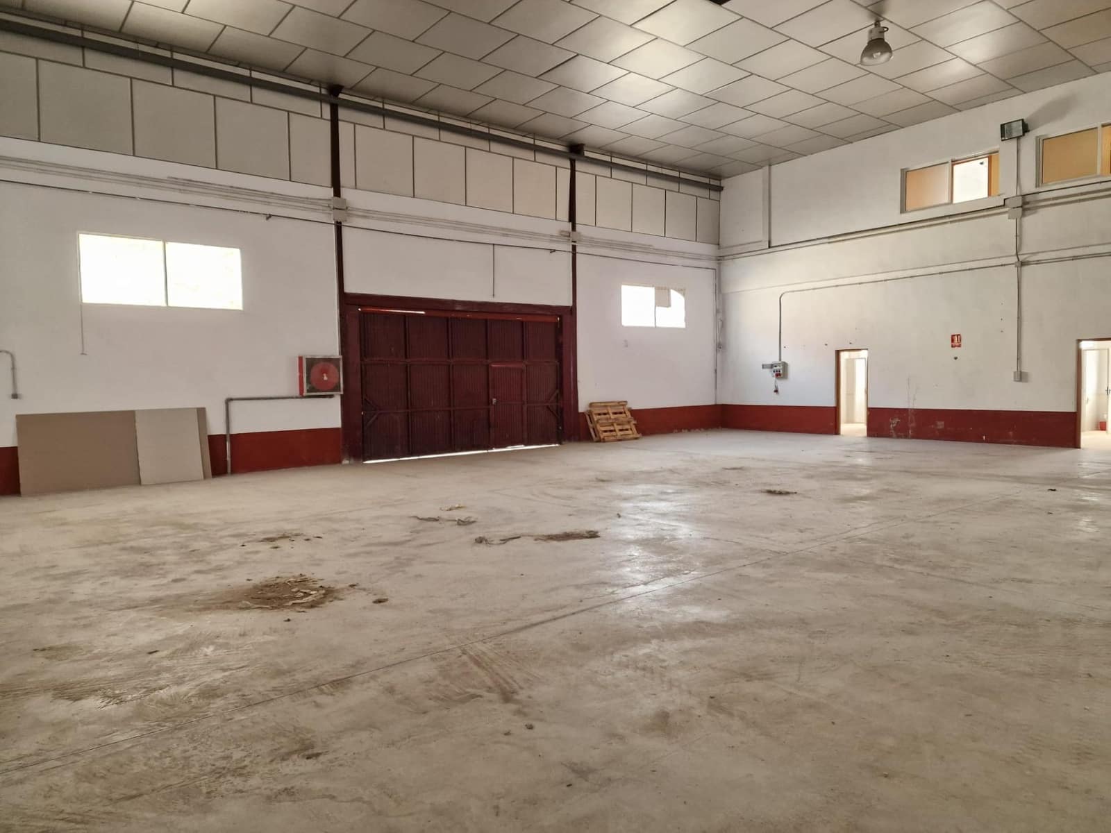 Virksomhed til salg i Aspe med garage - € 560.000 (Ref: 9021832)