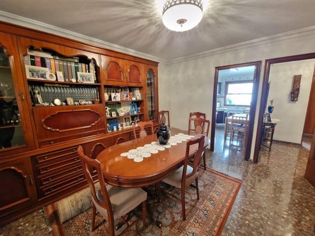 4 slaapkamer Flat te koop in Centro, Elche / Elx - € 199.999 (Ref: 9021833)