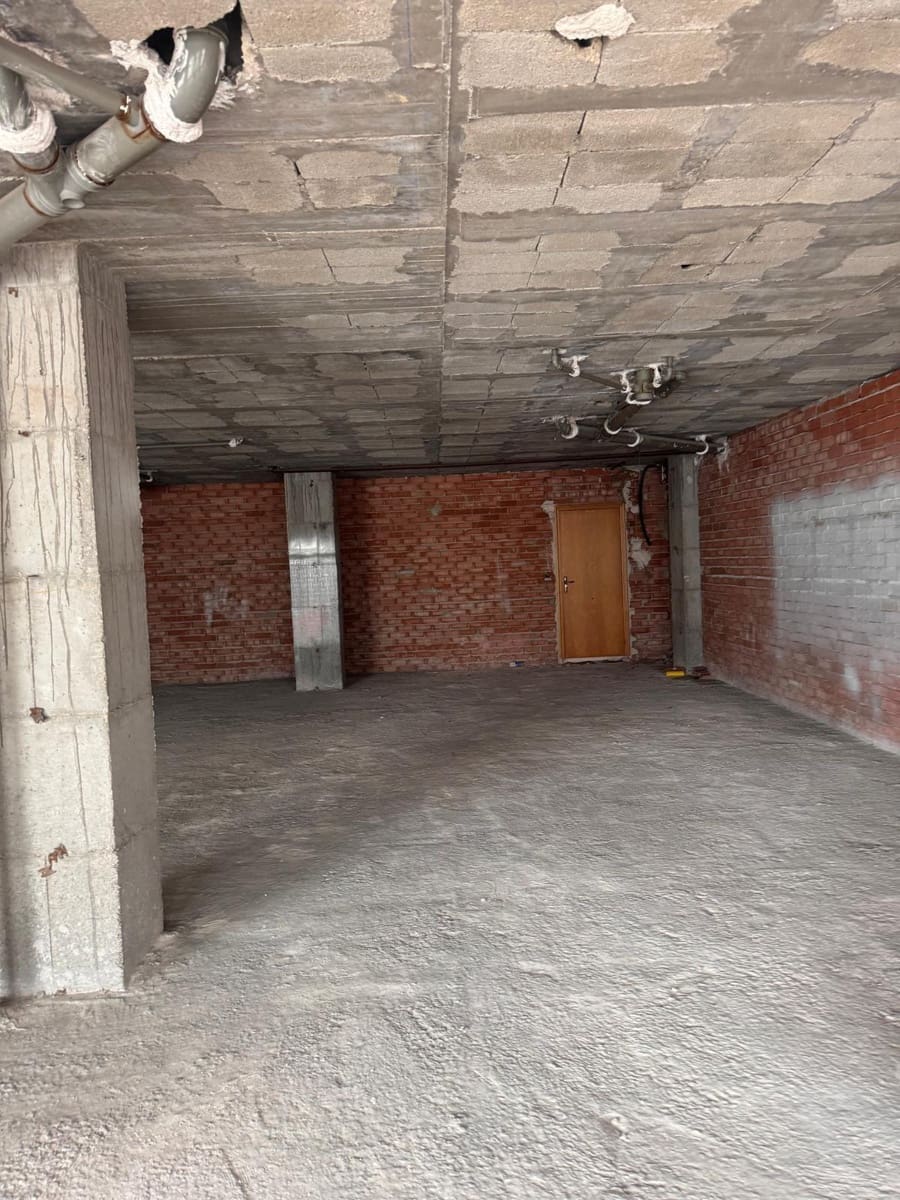 Commercial for sale in Elche / Elx - € 115,000 (Ref: 9021844)