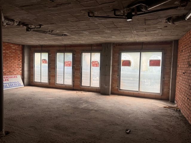 Commercial for sale in Elche / Elx - € 115,000 (Ref: 9021844)