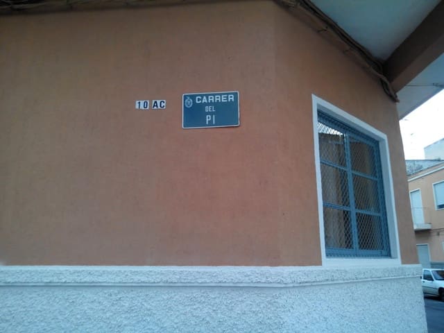 Garage til salg i Las Bayas, Elche / Elx - € 5.500 (Ref: 9021847)