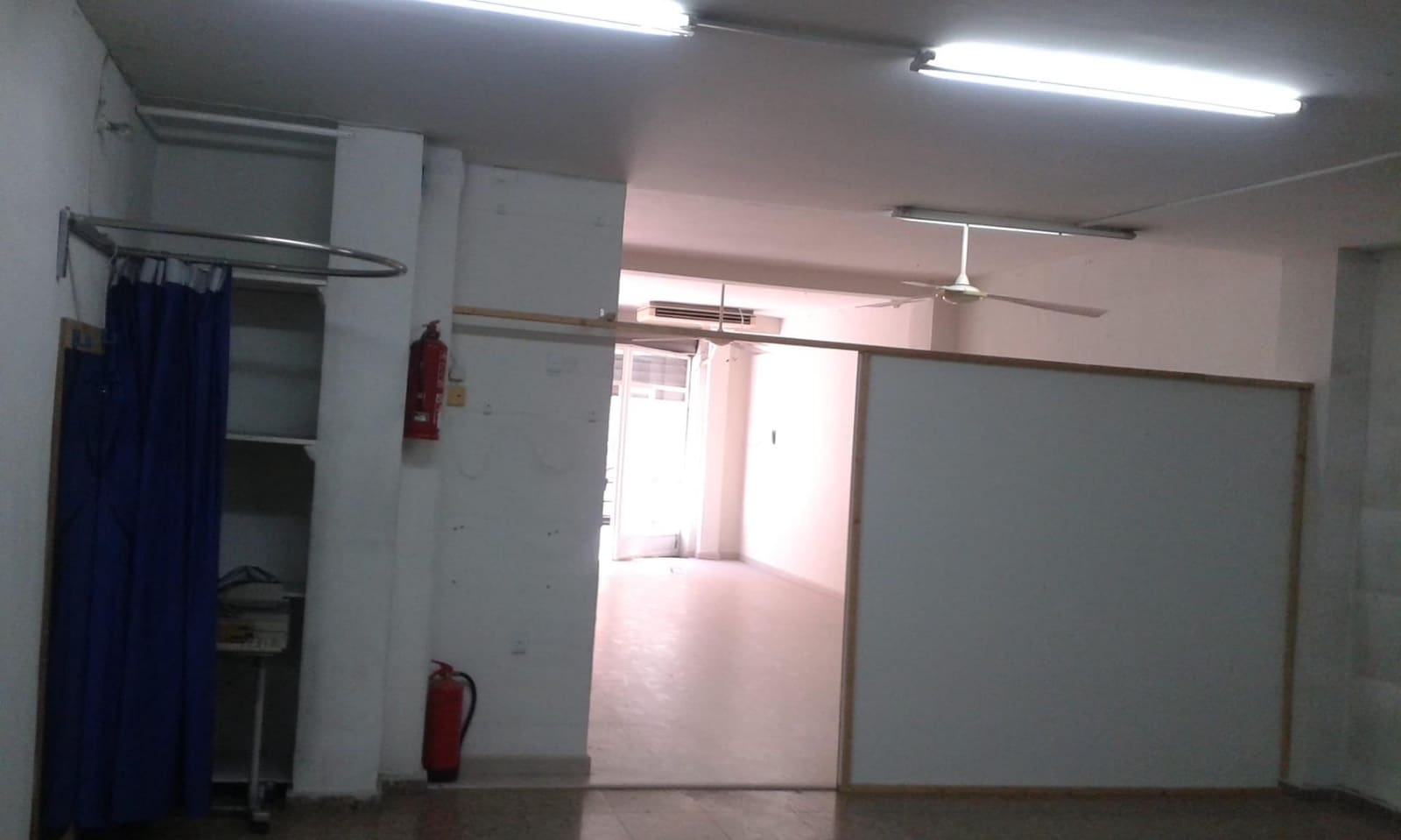 Commercial for sale in Elche / Elx - € 82,000 (Ref: 9021854)