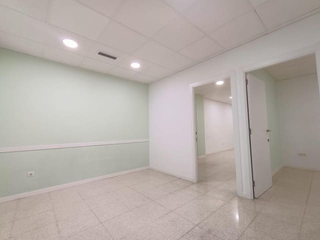 Local Commercial de 6 chambres à louer à Elche / Elx - 700 € (Ref: 9021856)