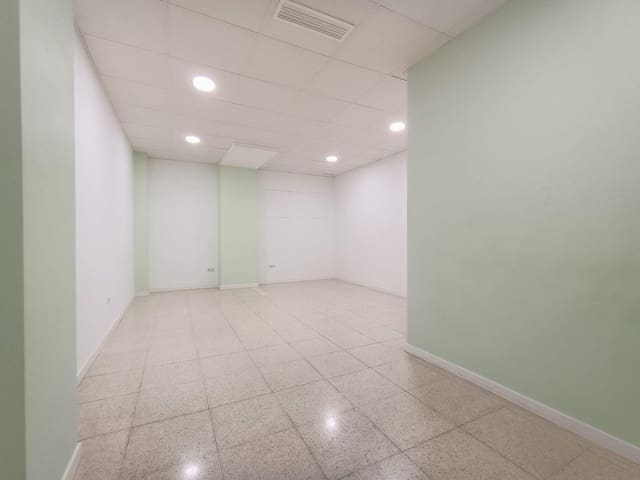 Local Commercial de 6 chambres à louer à Elche / Elx - 700 € (Ref: 9021856)