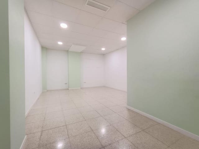 Local Commercial de 6 chambres à louer à Elche / Elx - 700 € (Ref: 9021856)