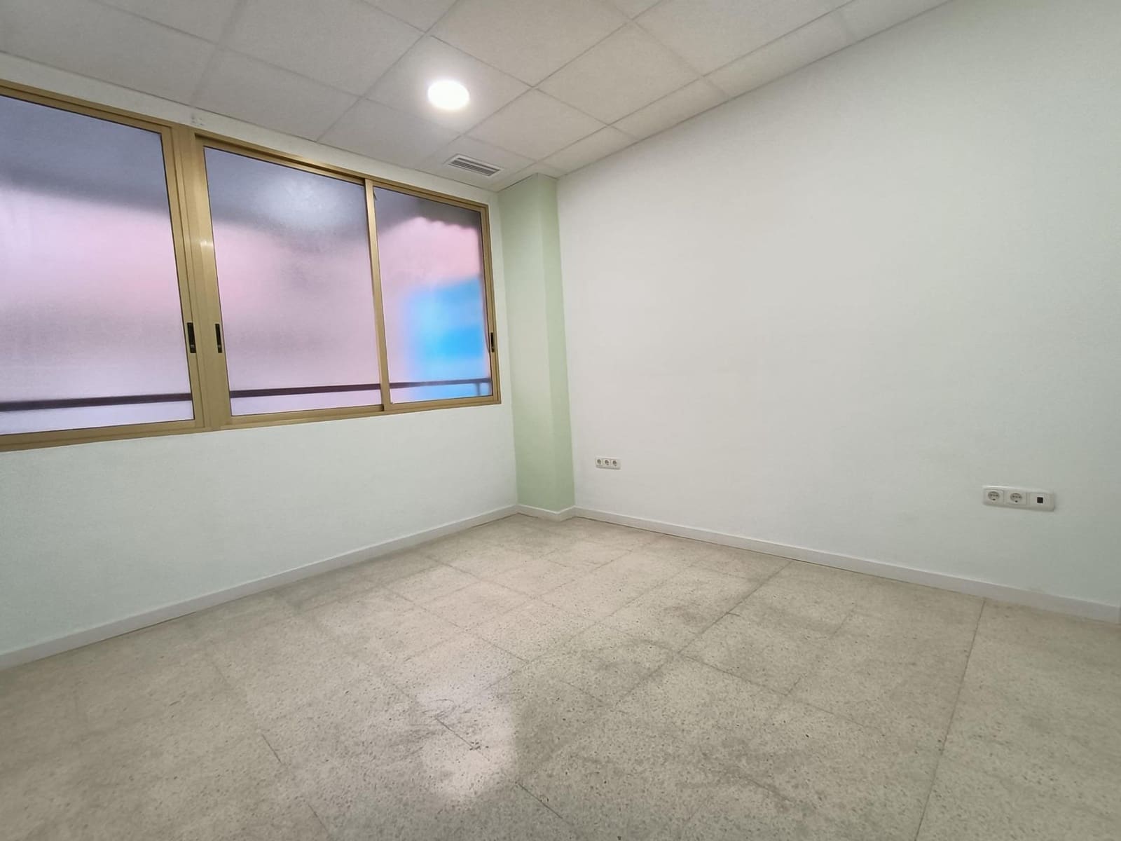 6 sypialnia Komercyjne do wynajęcia w Elche / Elx - 700 € (Ref: 9021856)