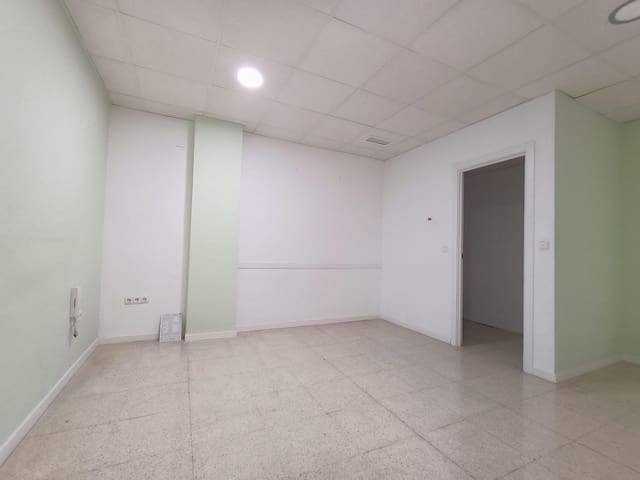Local Commercial de 6 chambres à louer à Elche / Elx - 700 € (Ref: 9021856)