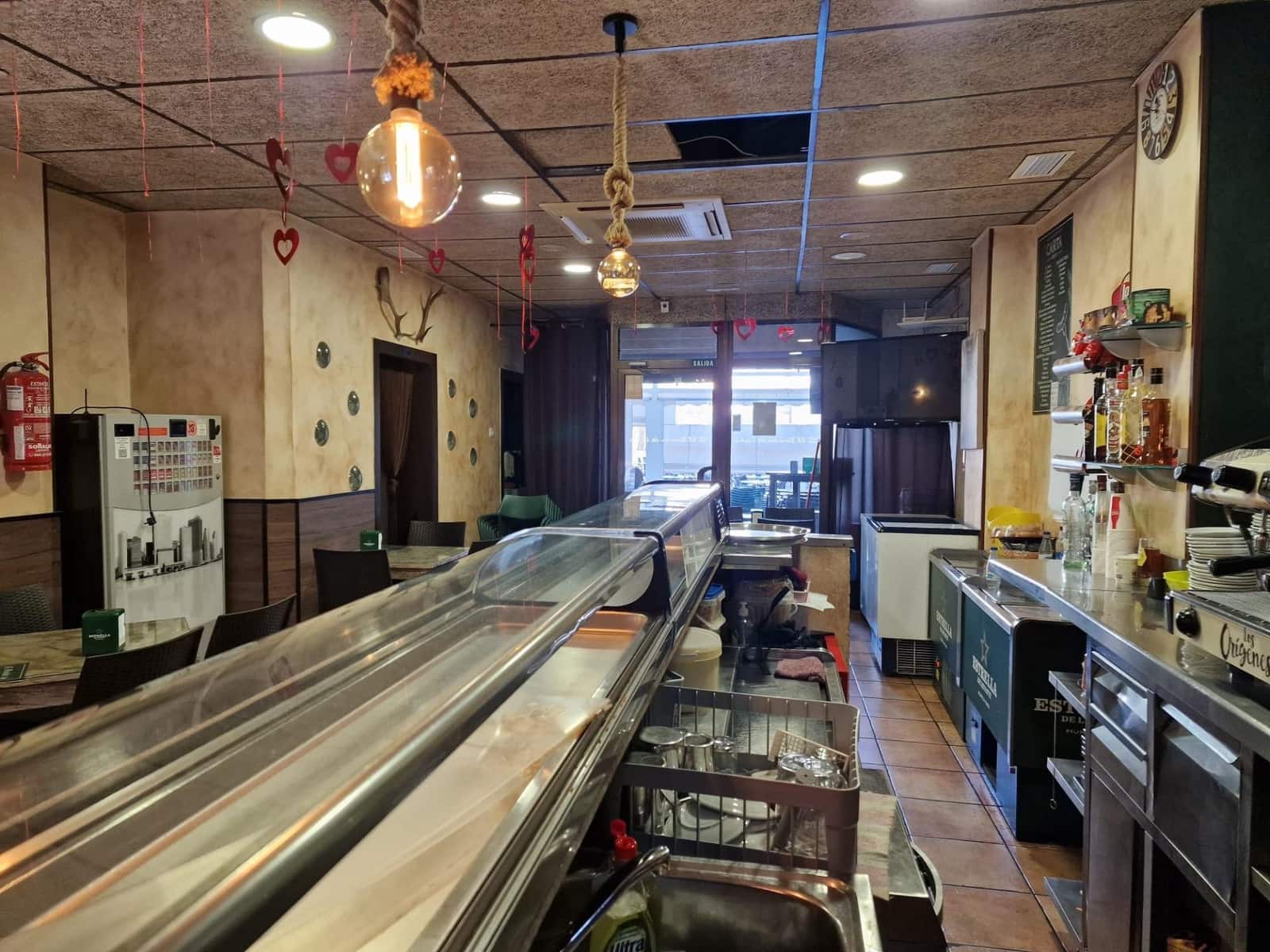 Business for rent in Elche / Elx - € 600 (Ref: 9021857)