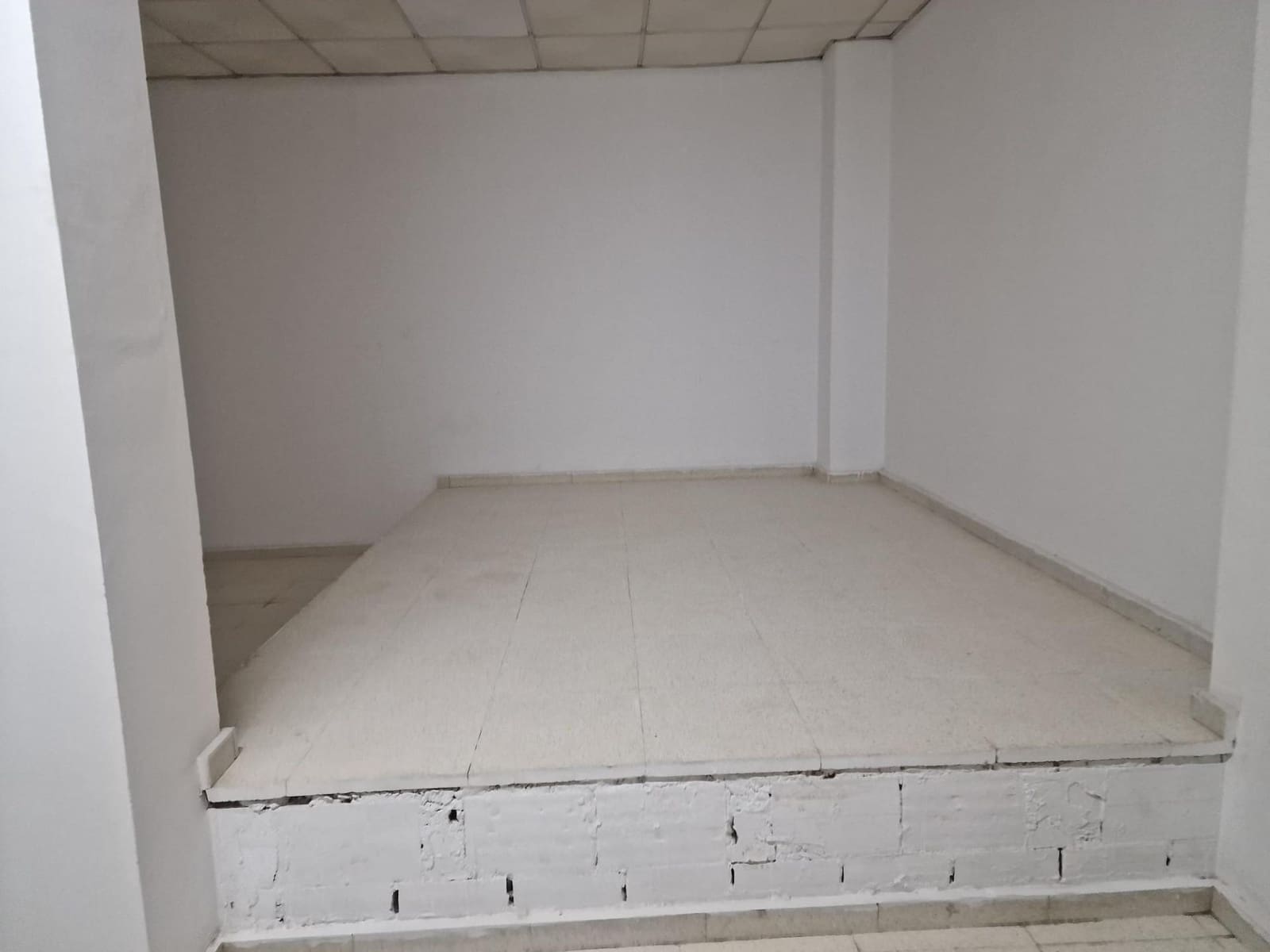 Kommersiell att hyra i Torrevieja med garage - 5 000 € (Ref: 9021863)