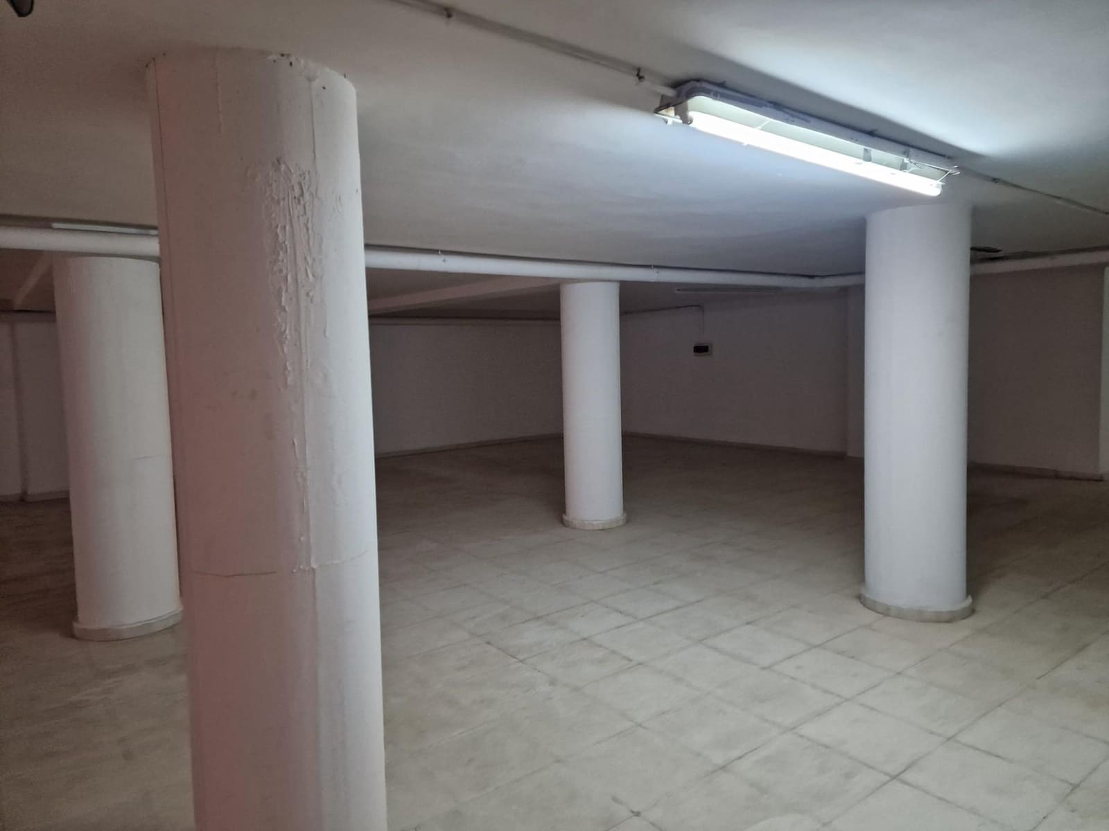 Kommersiell att hyra i Torrevieja med garage - 5 000 € (Ref: 9021863)
