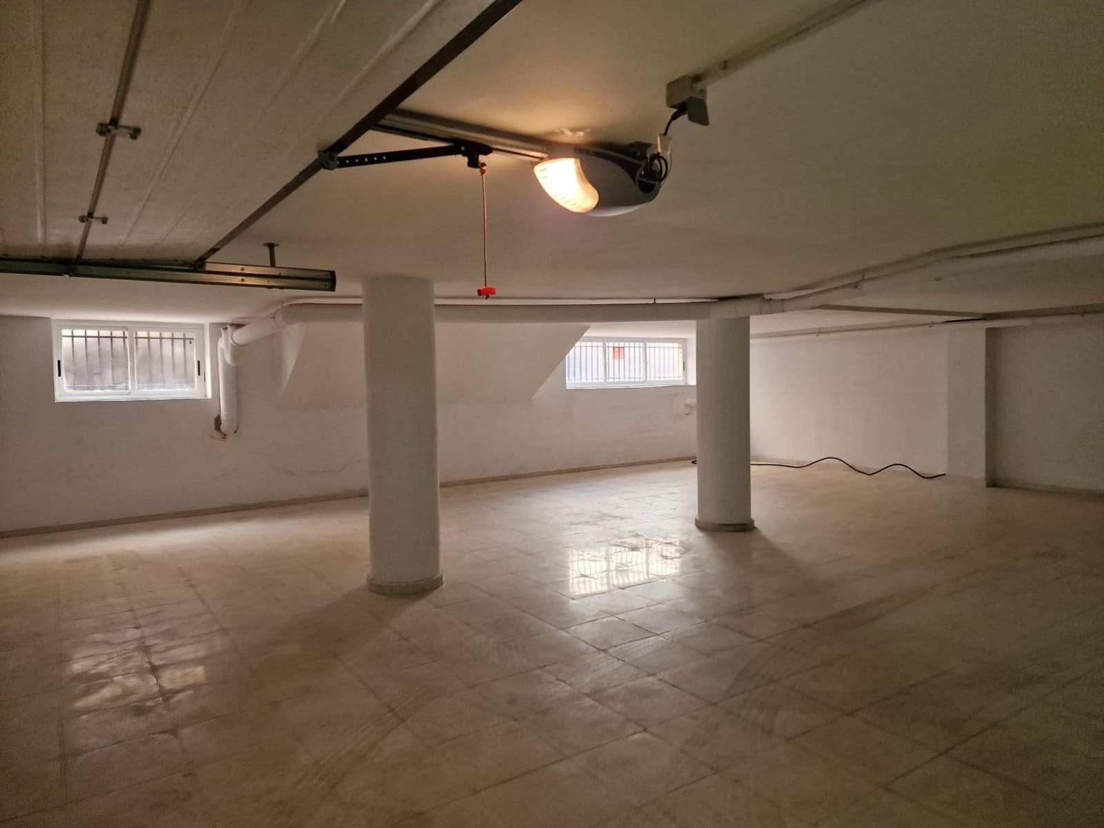 Kommersiell att hyra i Torrevieja med garage - 5 000 € (Ref: 9021863)