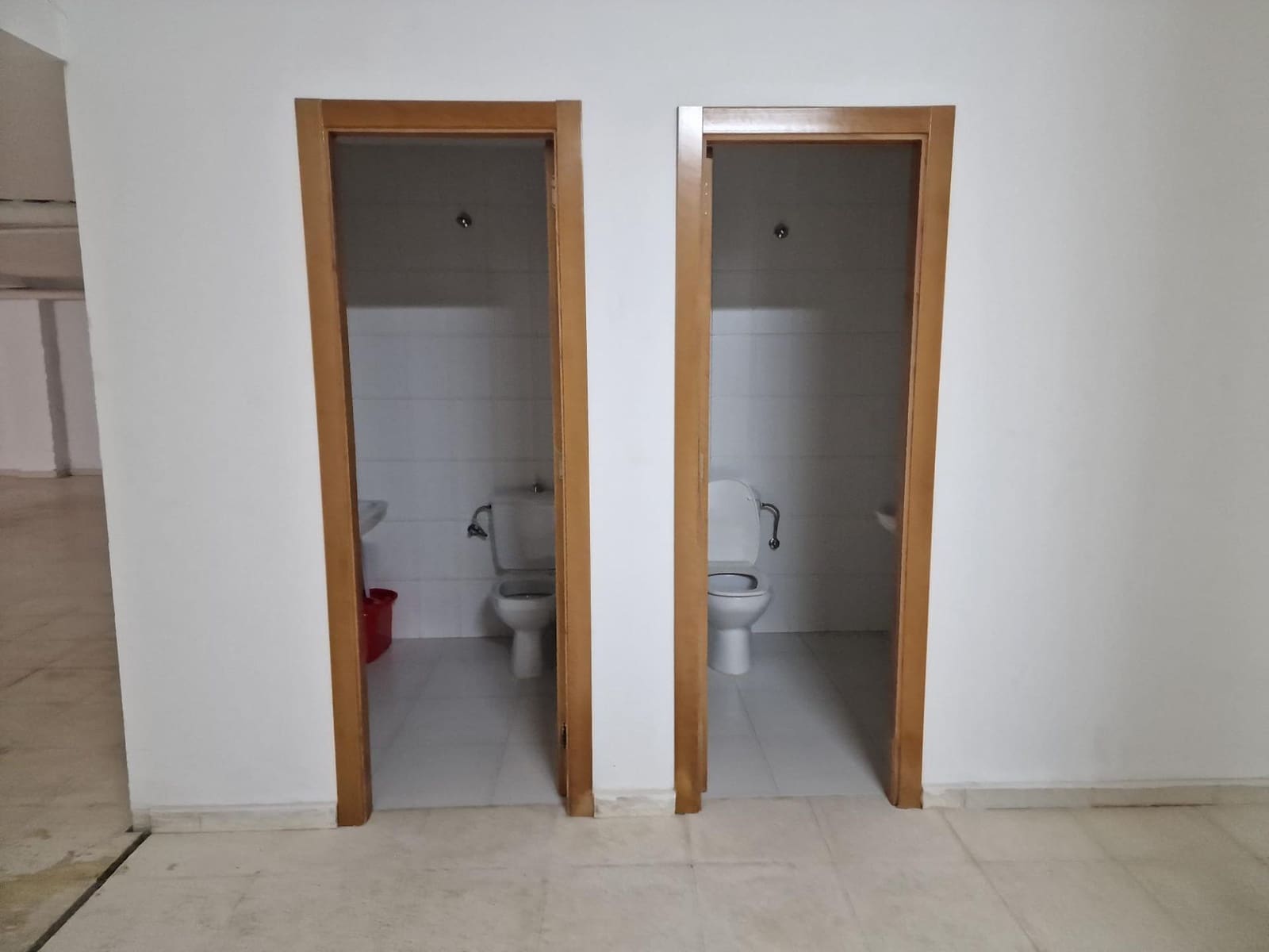 Kommersiell att hyra i Torrevieja med garage - 5 000 € (Ref: 9021863)