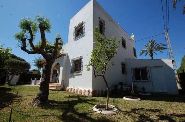 Chalet de 3 habitaciones en Cabo Roig, Orihuela en venta con garaje - 695.000 € (Ref: 9095373)