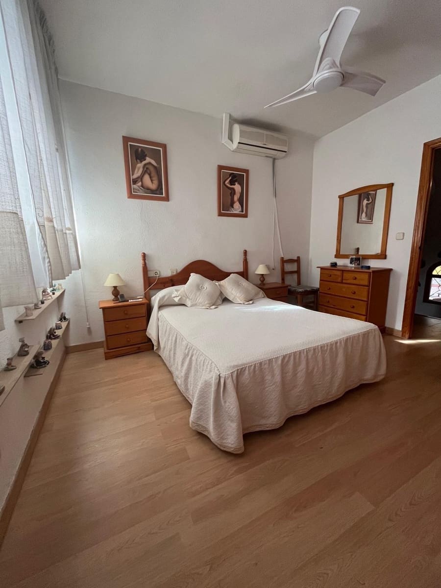 3 bedroom Apartment for sale in Santa Pola - € 179,999 (Ref: 9125209)