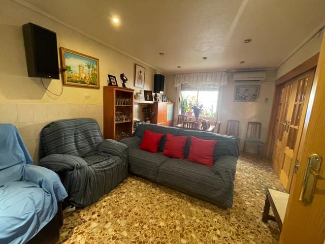 4 makuuhuone Rivitalo myytävänä paikassa Elche / Elx - 189 999 € (Ref: 9159606)