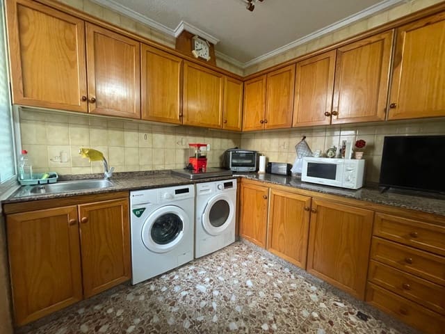 4 makuuhuone Rivitalo myytävänä paikassa Elche / Elx - 189 999 € (Ref: 9159606)