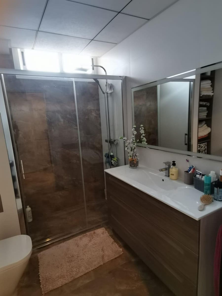 3 soveværelse Lejlighed til salg i Alicante by med swimmingpool - € 299.000 (Ref: 9198527)