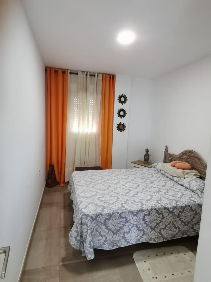 3 soveværelse Lejlighed til salg i Alicante by med swimmingpool - € 299.000 (Ref: 9198527)