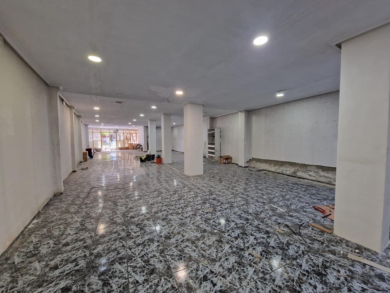 Commercial for rent in Elche / Elx - € 1,200 (Ref: 9208440)