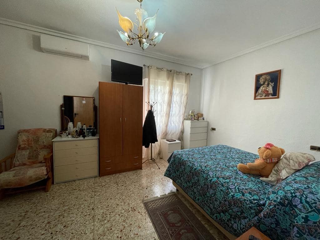 4 bedroom Villa for sale in Crevillente / Crevillent with pool - € 268,000 (Ref: 9269927)