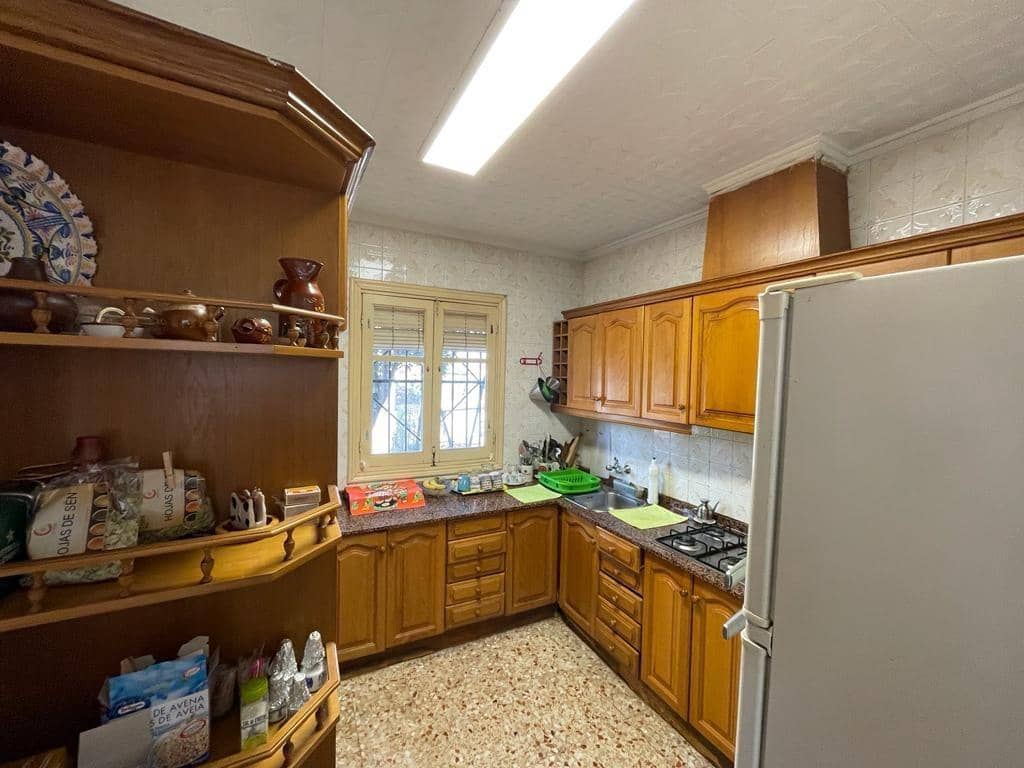 4 bedroom Villa for sale in Crevillente / Crevillent with pool - € 268,000 (Ref: 9269927)