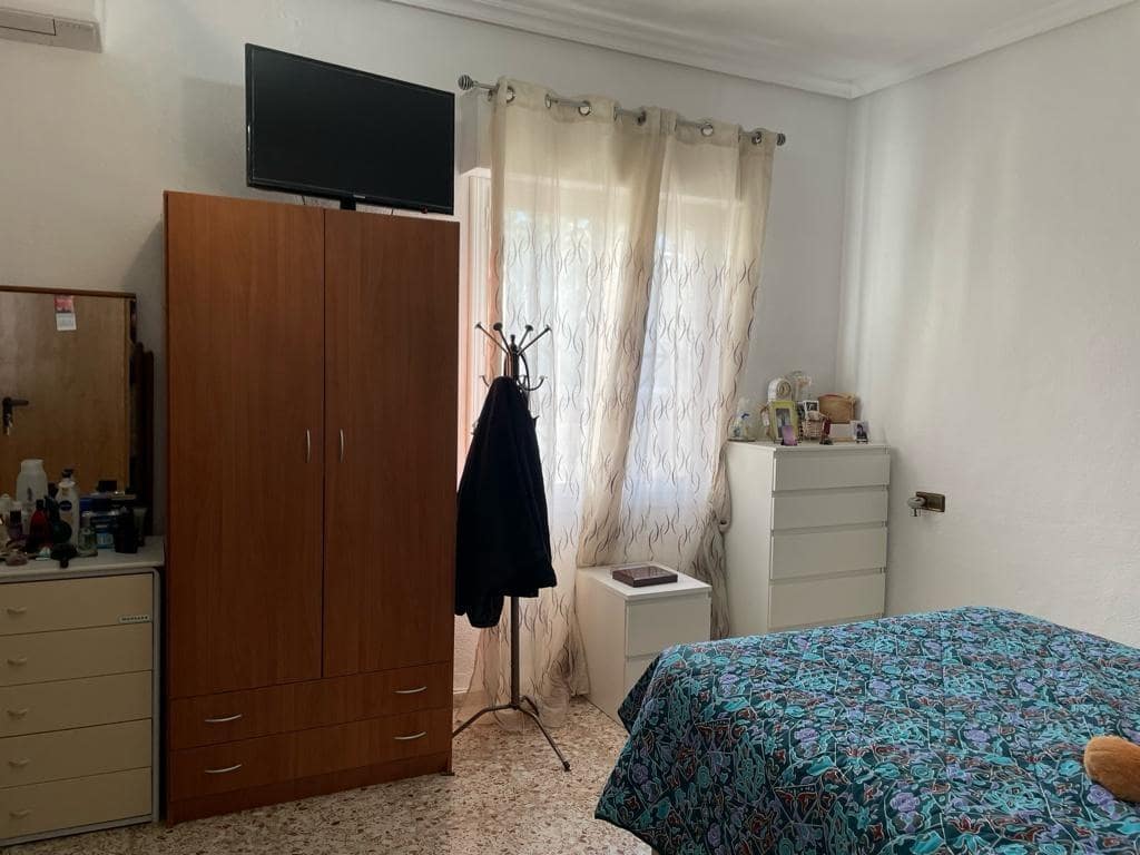 4 bedroom Villa for sale in Crevillente / Crevillent with pool - € 268,000 (Ref: 9269927)