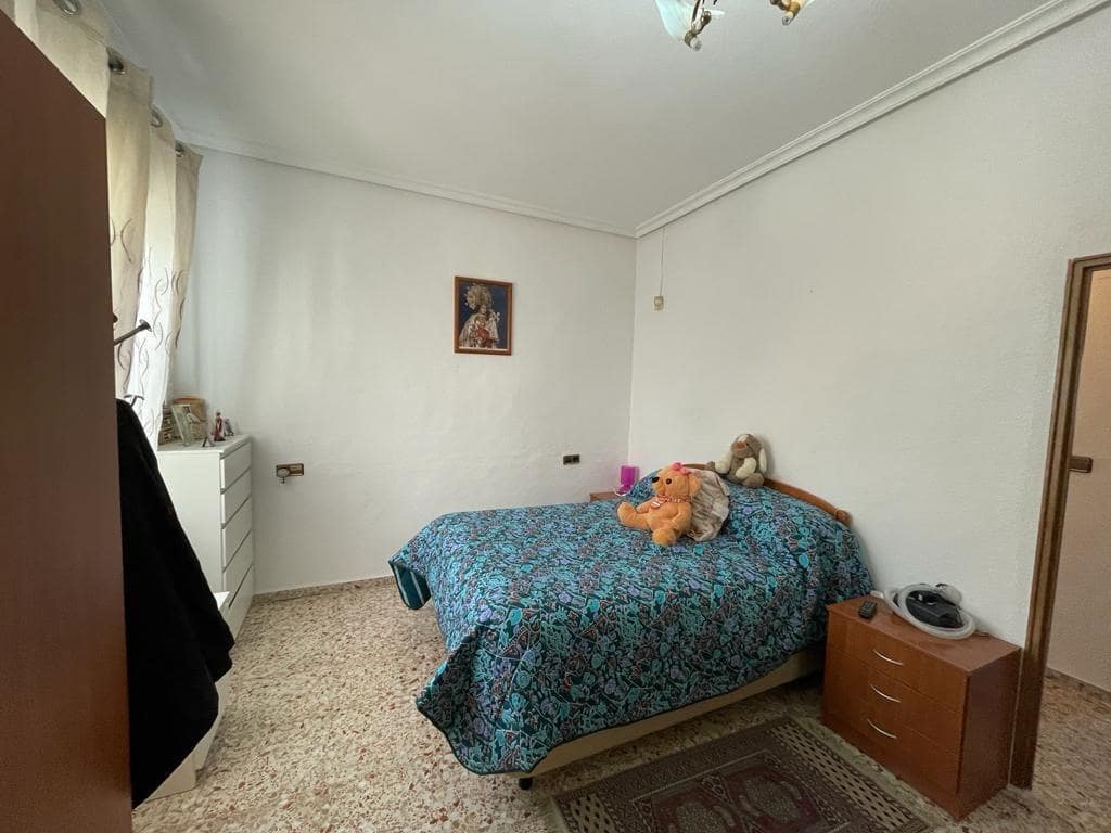 4 bedroom Villa for sale in Crevillente / Crevillent with pool - € 268,000 (Ref: 9269927)