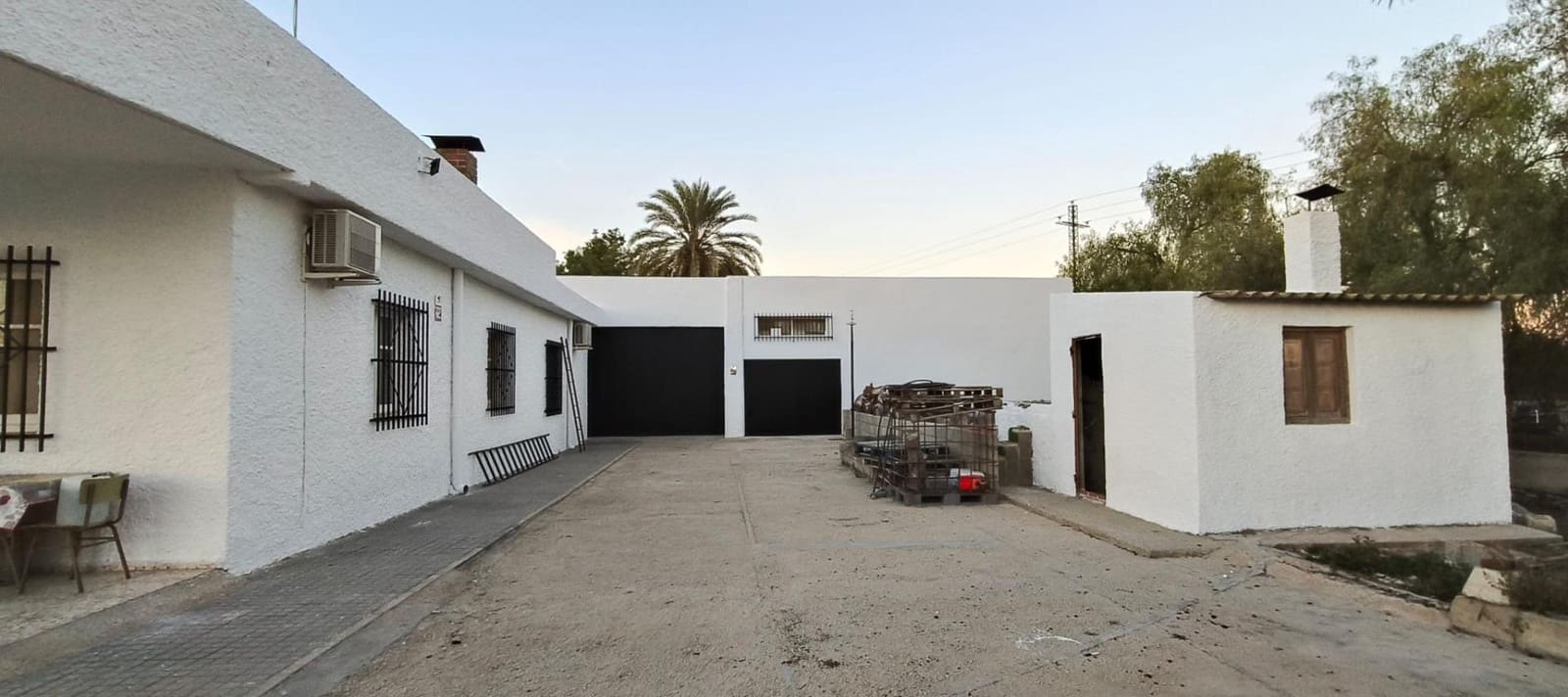 4 bedroom Villa for sale in Crevillente / Crevillent with pool - € 268,000 (Ref: 9269927)