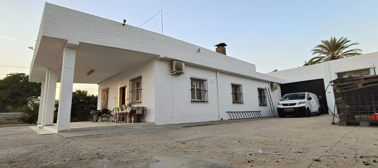 4 bedroom Villa for sale in Crevillente / Crevillent with pool - € 268,000 (Ref: 9269927)