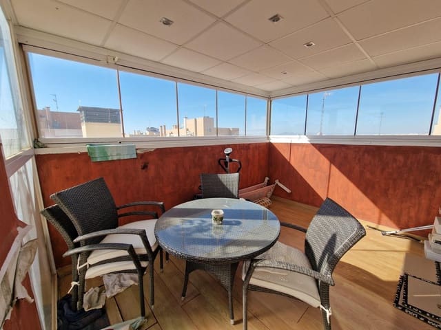 Penthouse de 3 chambres à louer à Elche / Elx avec piscine - 1 500 € (Ref: 9269928)