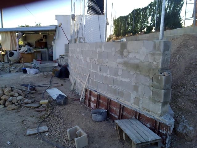 Mark till salu i Hondón de las Nieves - 45 000 € (Ref: 9313037)