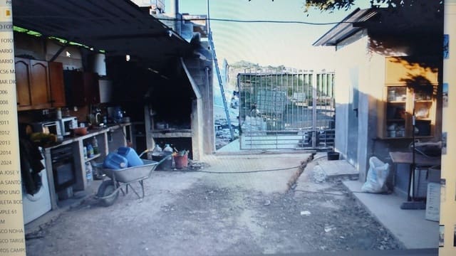 Mark till salu i Hondón de las Nieves - 60 000 € (Ref: 9313038)