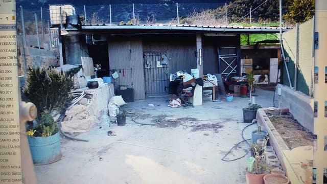 Mark till salu i Hondón de las Nieves - 60 000 € (Ref: 9313038)