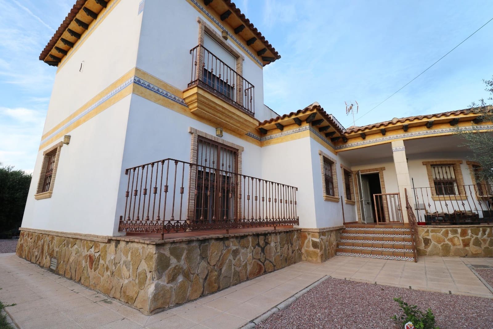 4 sovrum Villa till salu i Catral med pool - 389 000 € (Ref: 9341344)