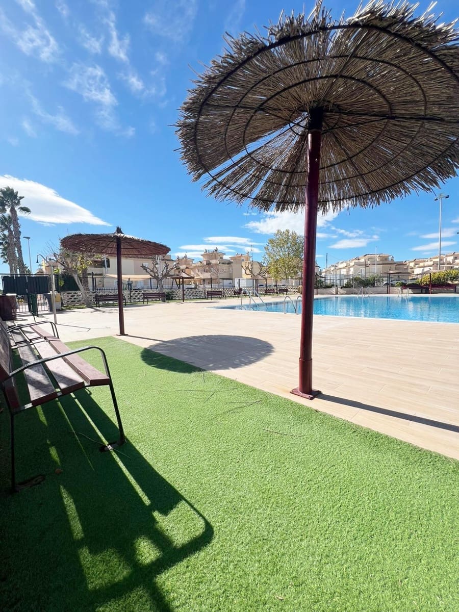 4 soveværelse Bungalow til salg i Gran Alacant med swimmingpool garage - € 349.000 (Ref: 9341347)
