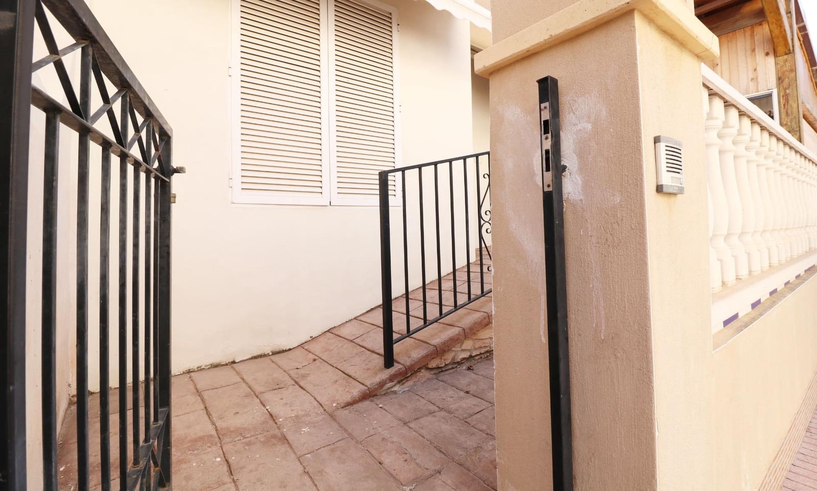 4 soveværelse Bungalow til salg i Gran Alacant med swimmingpool garage - € 349.000 (Ref: 9341347)