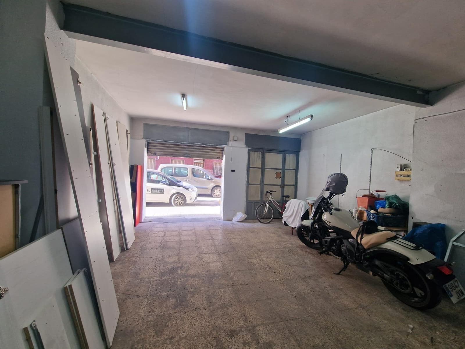Kommersiell till salu i Elche / Elx med garage - 85 000 € (Ref: 9341348)