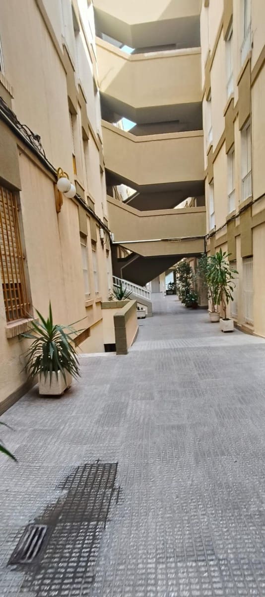 3 quarto Apartamento para venda em Elche / Elx - 140 000 € (Ref: 9355990)