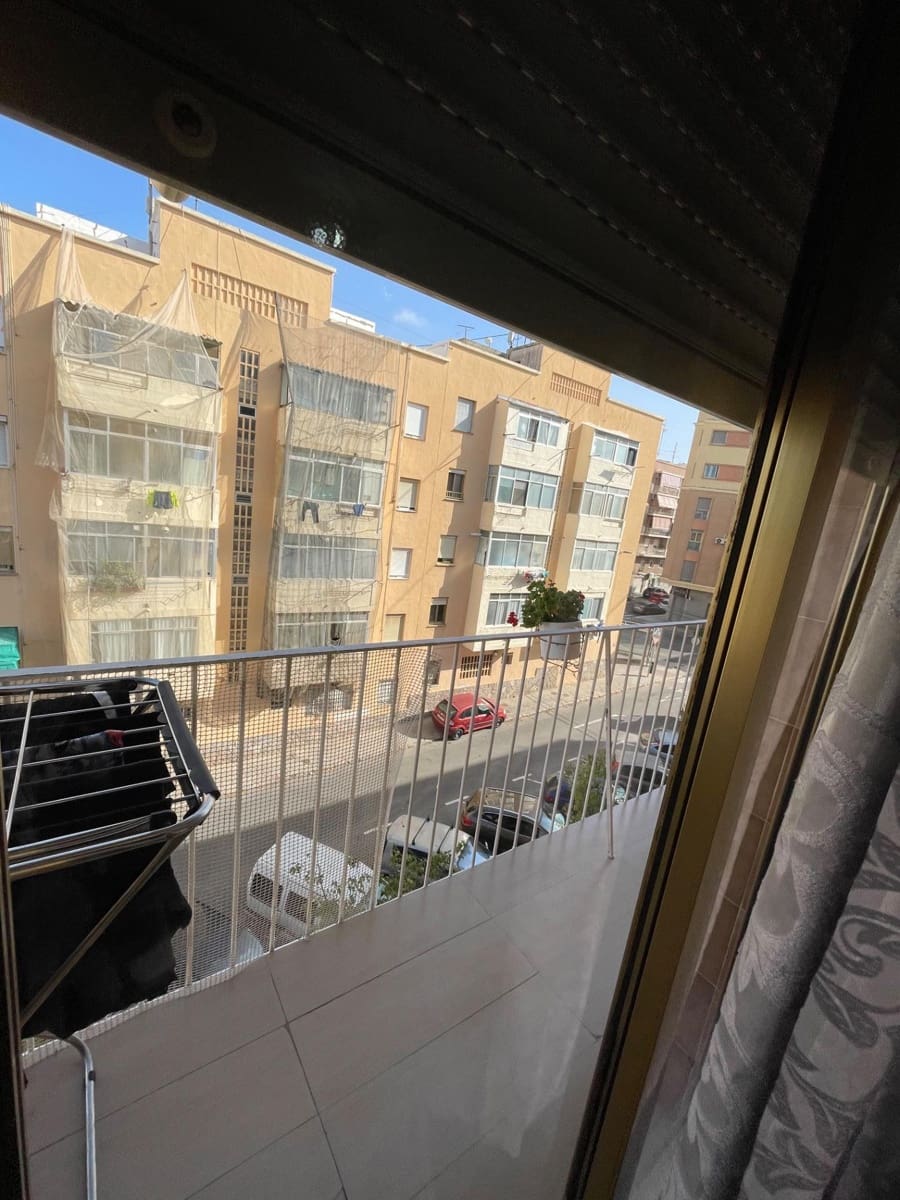 3 bedroom Flat for sale in Elche / Elx - € 95,000 (Ref: 9391063)