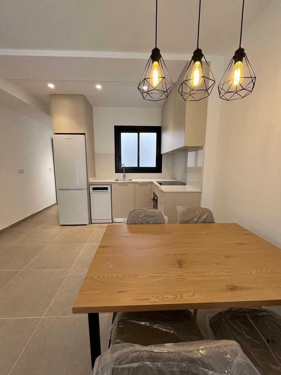 2 soveværelse Lejlighed til leje i Elche / Elx - € 899 (Ref: 9391065)