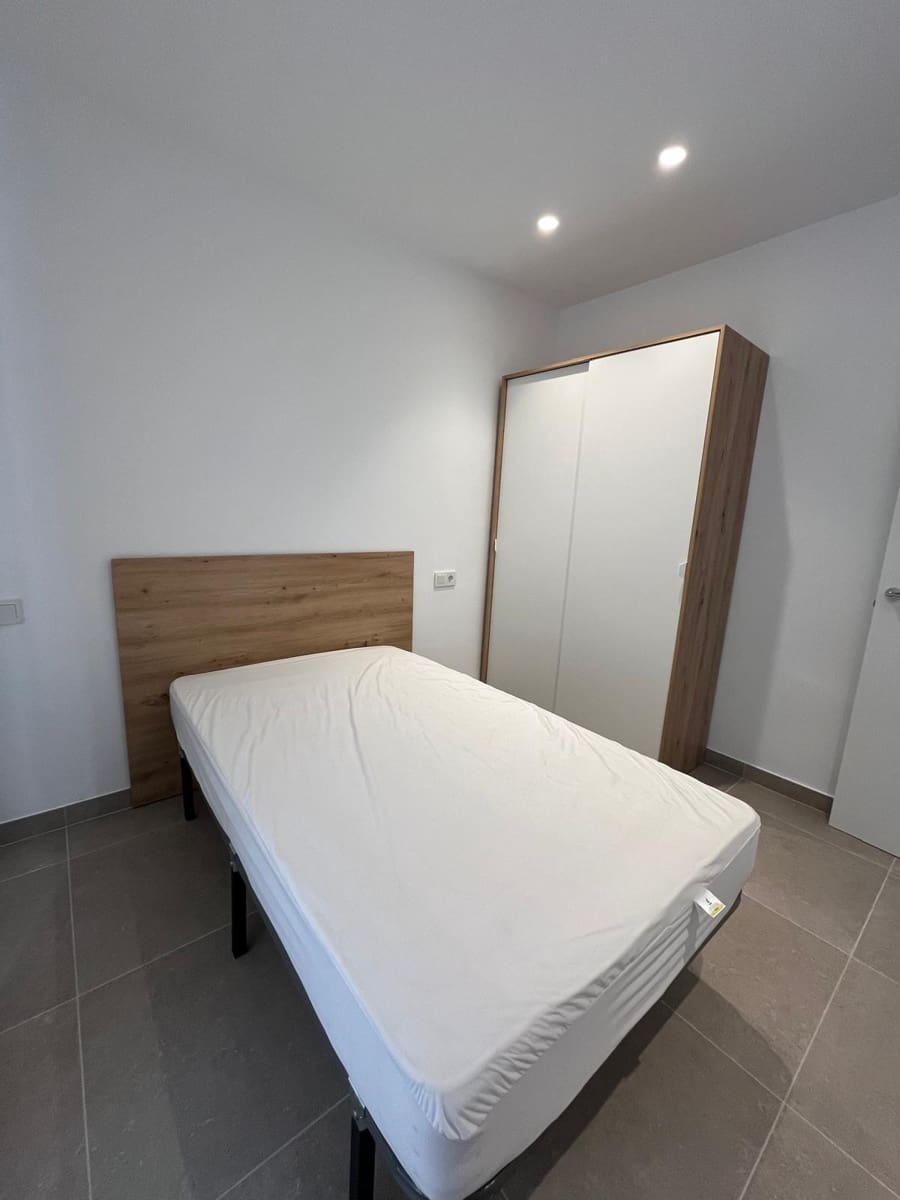 2 soveværelse Lejlighed til leje i Elche / Elx - € 899 (Ref: 9391065)