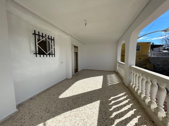 Chalet de 5 habitaciones en Elche / Elx en venta con piscina - 345.000 € (Ref: 9398636)